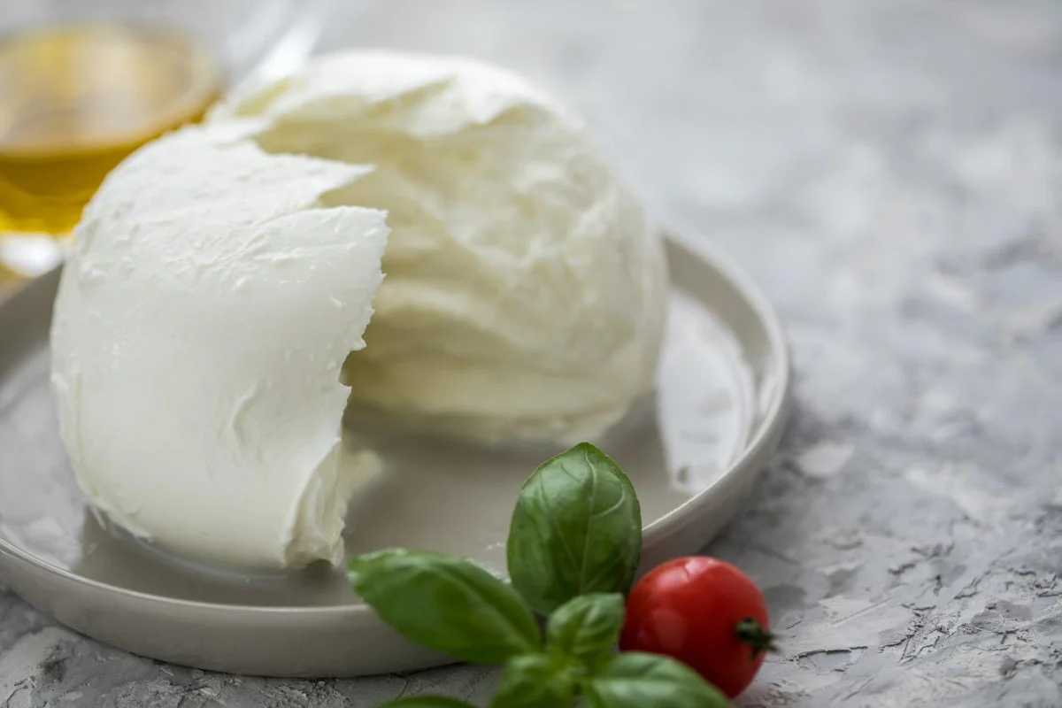 mozzarella-di-bufala-sapori-e-dintorni