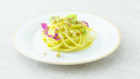 spaghetti-alla-chitarra-con-friggitelli-ragu-di-vitello-capperi-e-pinoli-thumbnail