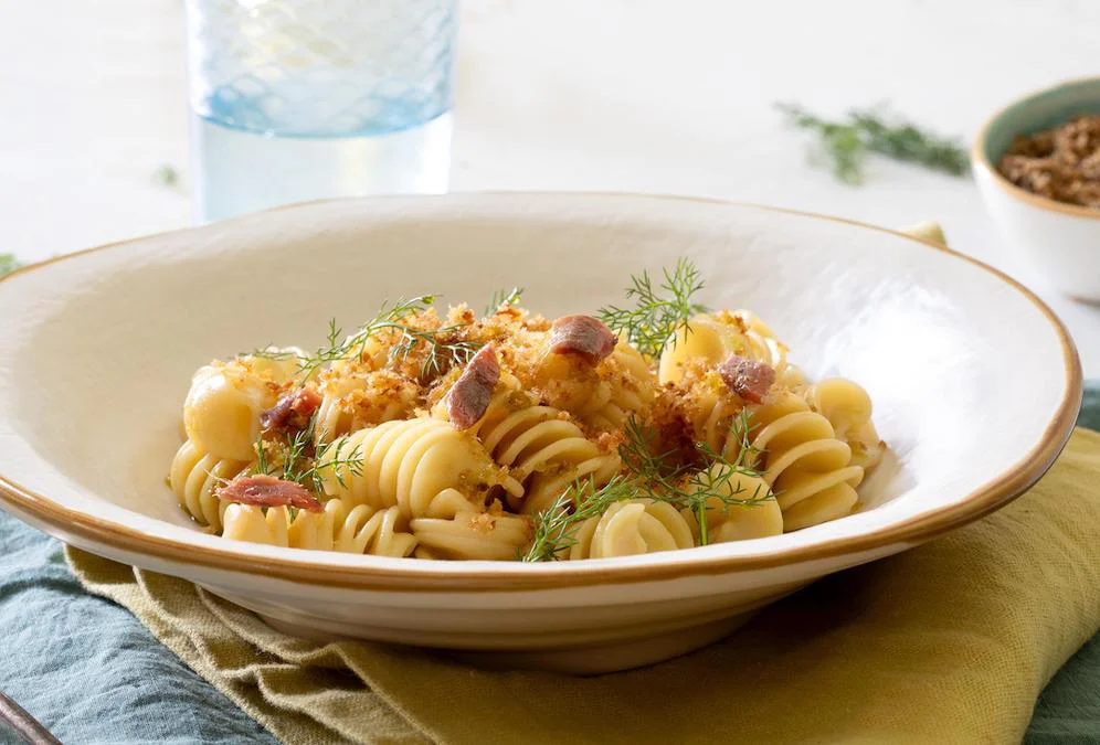 pasta-alici-olio-al-finocchietto-e-mollica-atturrata