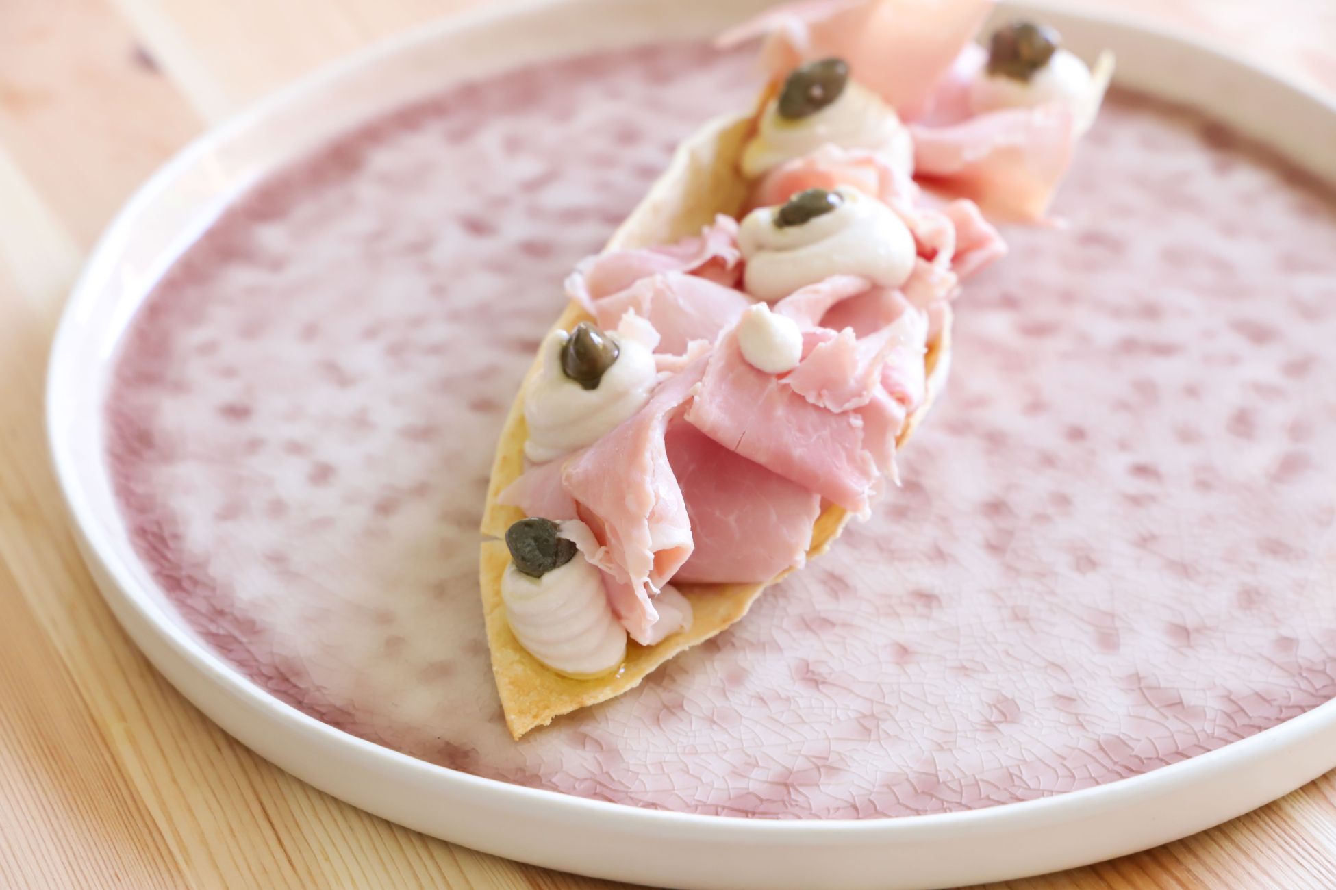 crostini-carasau-salsa-parmigiano-thumbnail
