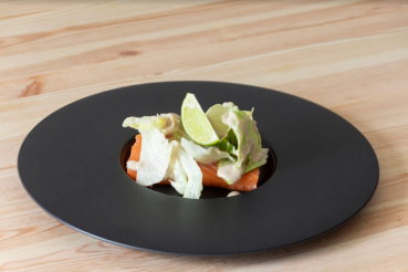 filetto-salmone-insalata-salsa-yogurt-thumbnail