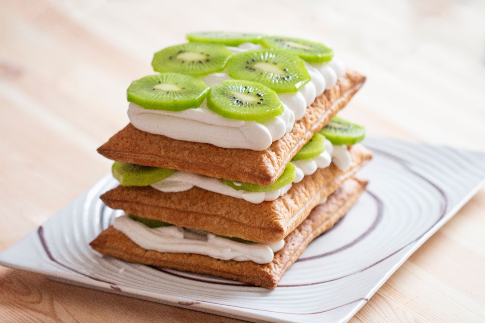 millefoglie-alla-crema-con-kiwi-glassati-thumbnail