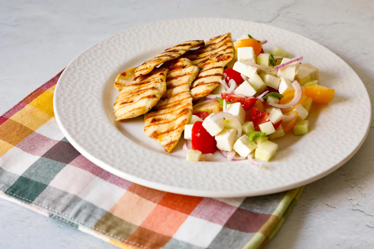 pollo-alla-griglia-con-feta-e-cetrioli