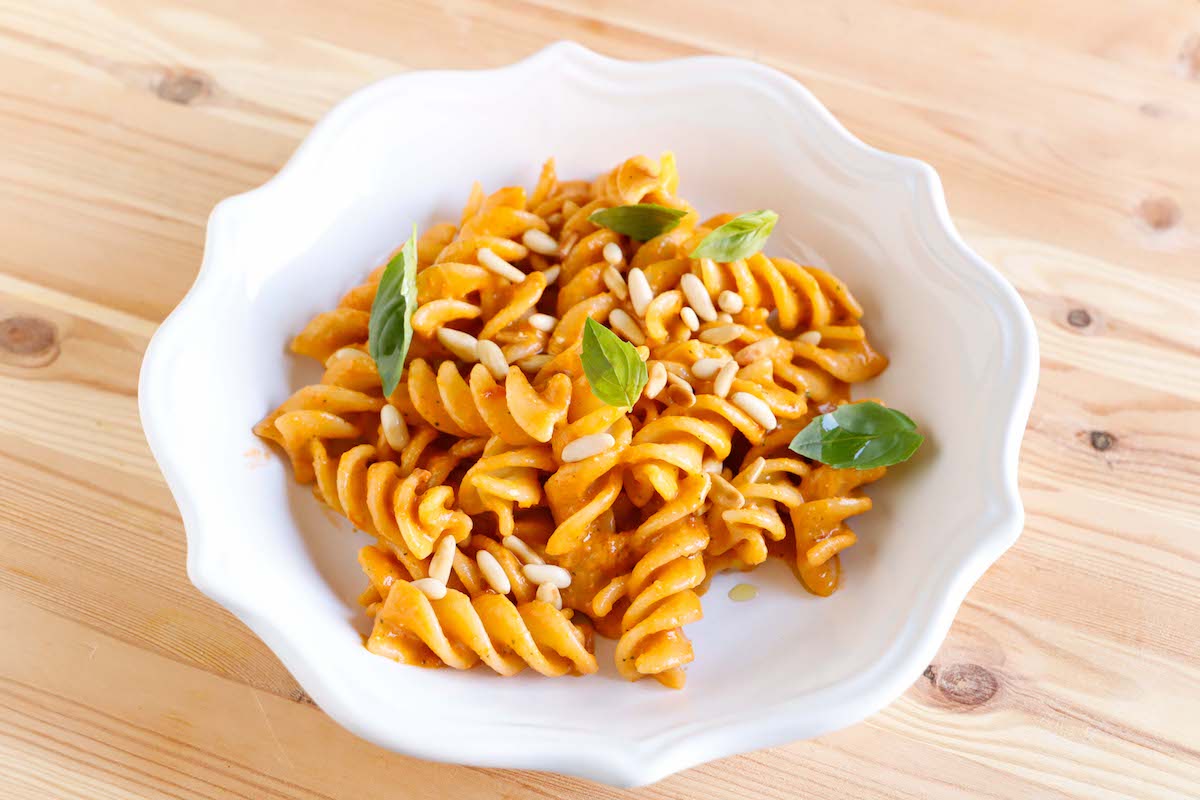 pasta-al-pesto-rosso-ricetta-thumbnail
