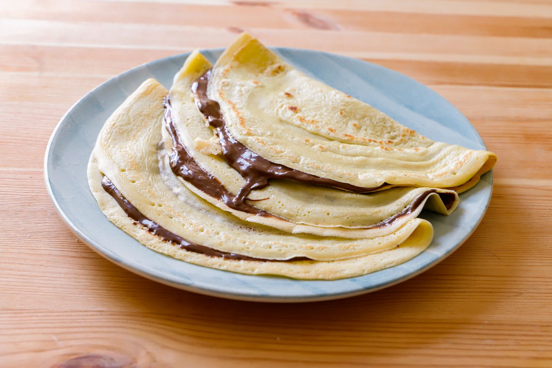 Crêpes con latte di soia e crema alla nocciola