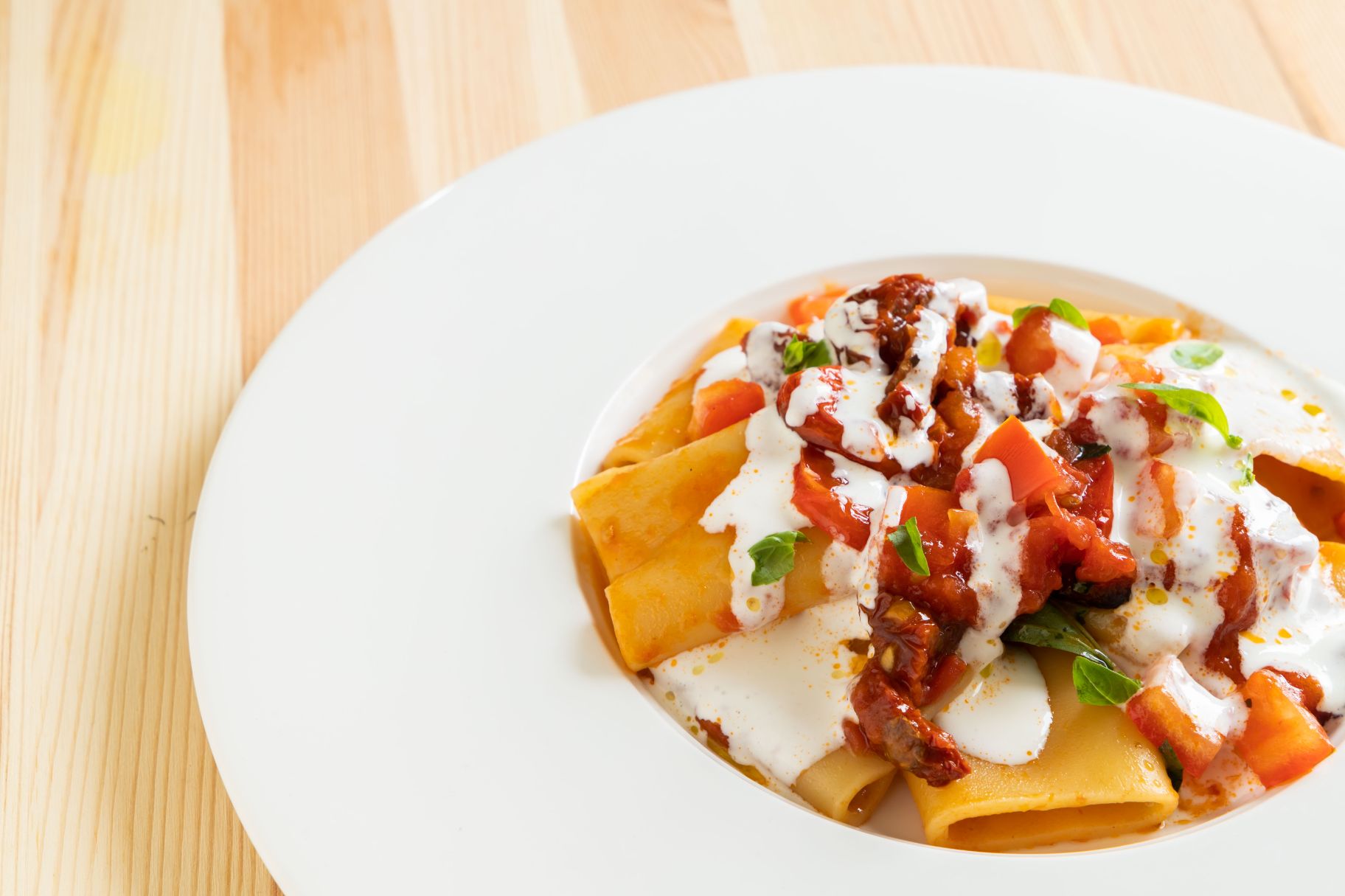 paccheri-quattro-pomodori-basilico-burrata-thumbnail