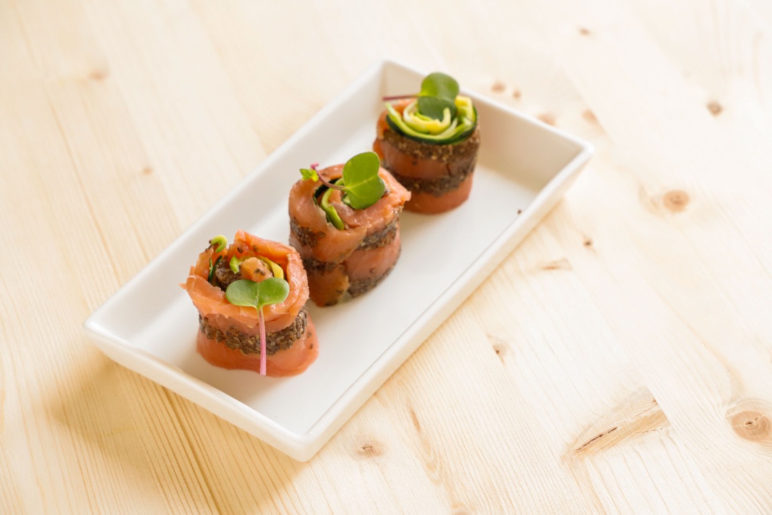 sushi-sashimi-salmone-avocado-cetriolo-thumbnail