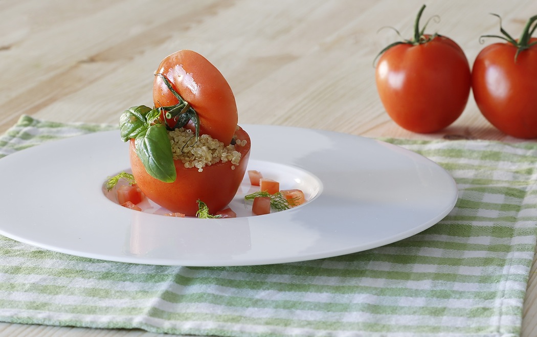 pomodoro-ripieno-alla-quinoa-bio-e-olive-taggiasche-thumbnail
